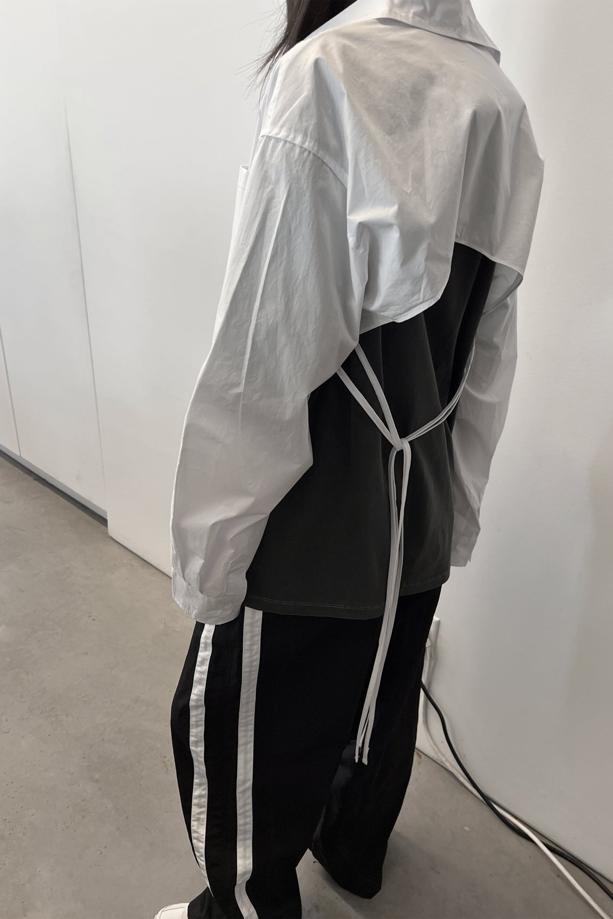 OVERSIZED SHIRT WITH OPEN BACK