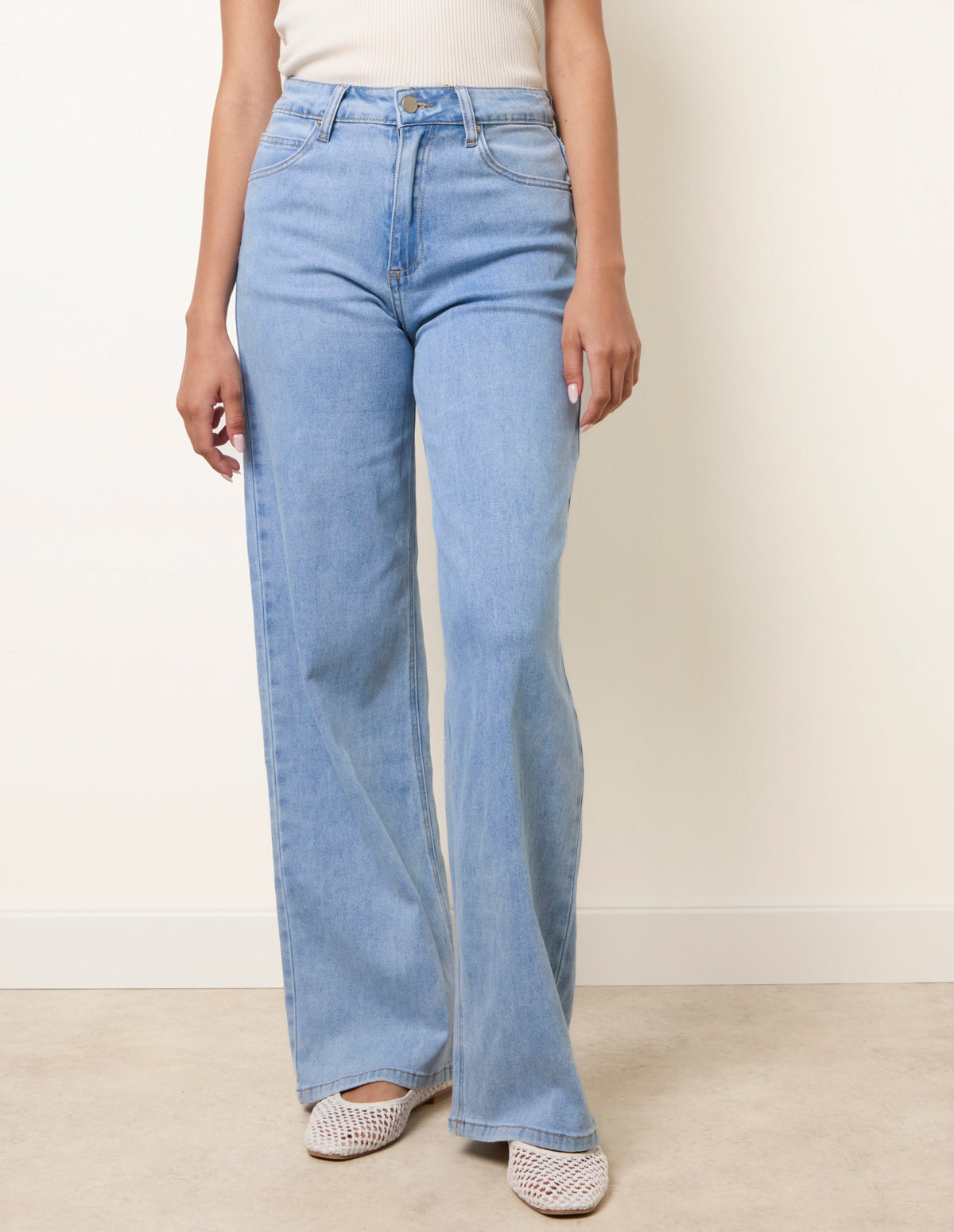 Light Weight Stretch Flared Jeans